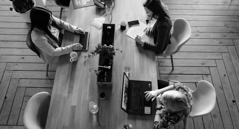 Про меня распускают сплетни на работе. Что делать?