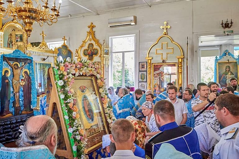 В Буденновске прославили икону в память о явлении Божией Матери во время трагедии 1995 года