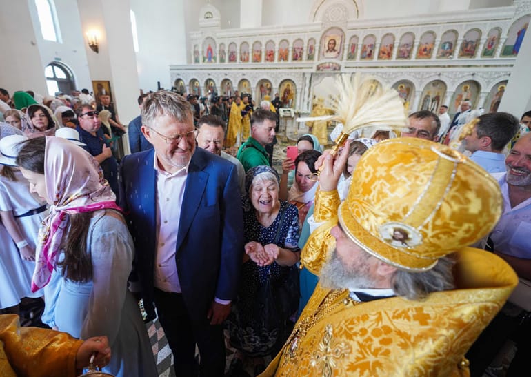 Патриарх Кирилл освятил храм в Новороссийске и собор в Геленджике