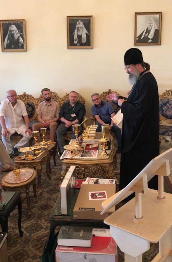 Россия передала православному храму в Дамаске церковную утварь и книги