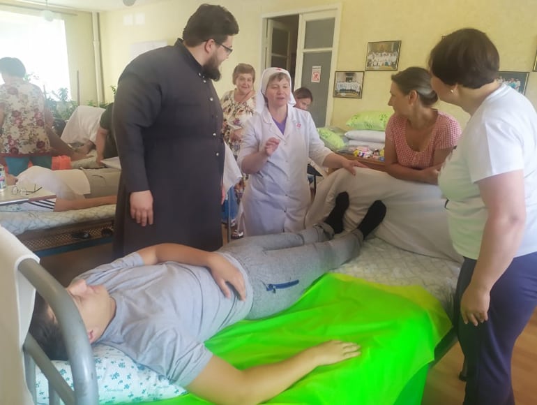 Больница святителя Алексия возрождает на Донбассе служение сестер милосердия