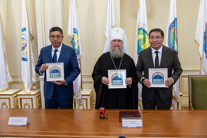 Четырем православным храмам Казахстана посвятили почтовые марки