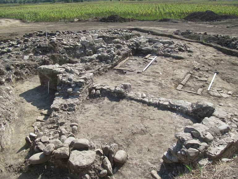 На Кубани повторно обнаружили фрагменты христианской церкви XV века