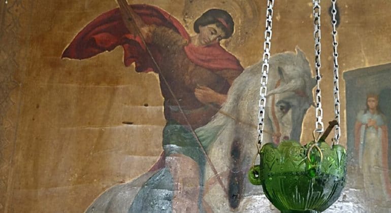 В храме Онеги замироточила икона великомученика Георгия Победоносца