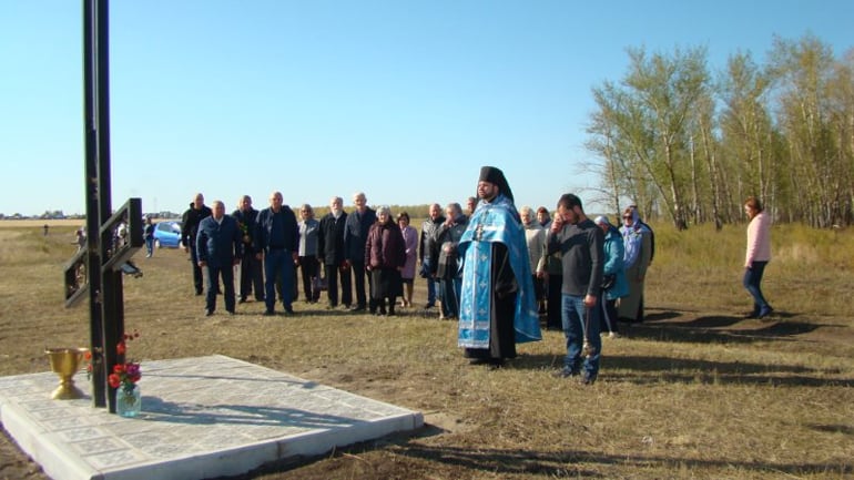 В Новосибирской области установили памятный крест на месте захоронения жертв эпидемии холеры