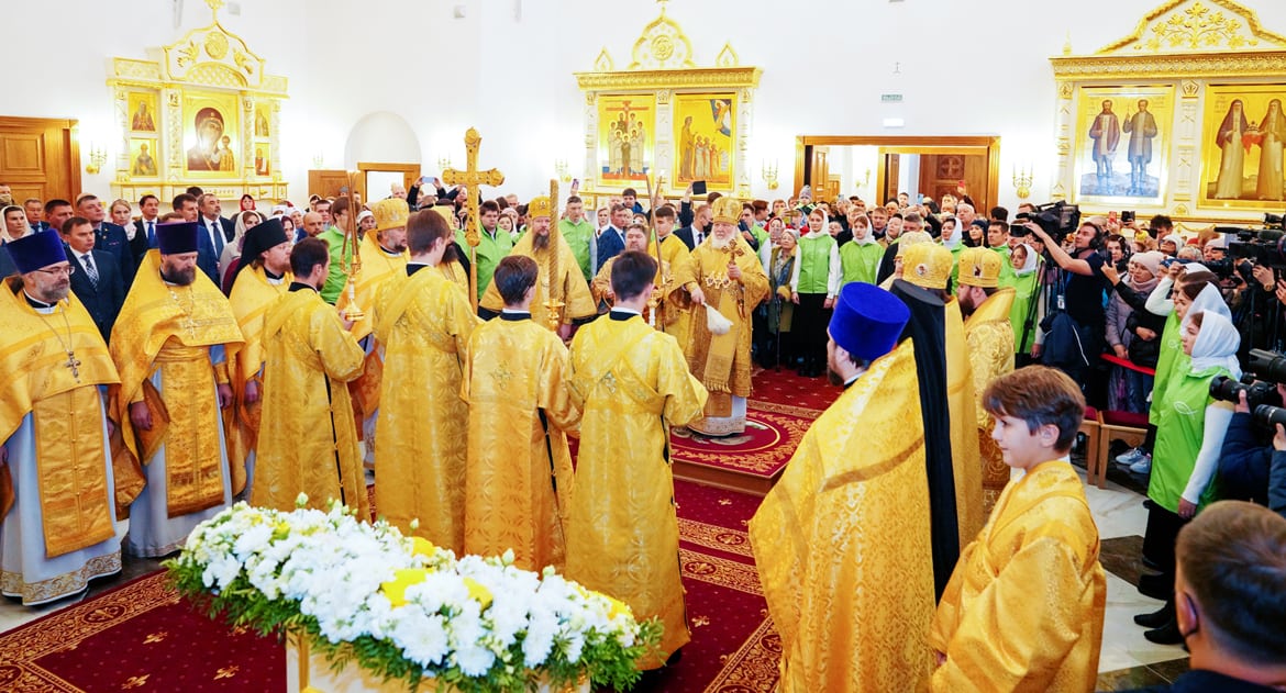 Патриарх Кирилл освятил в Норильске храм великомученицы Варвары