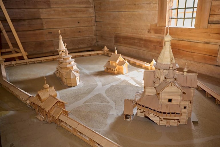После масштабной реставрации открылся музей «Витославлицы» с уникальными деревянными храмами