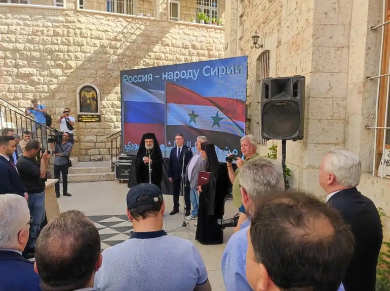 Россия передала монастырю в сирийской Маалюле комплекс электрооборудования на базе солнечных панелей
