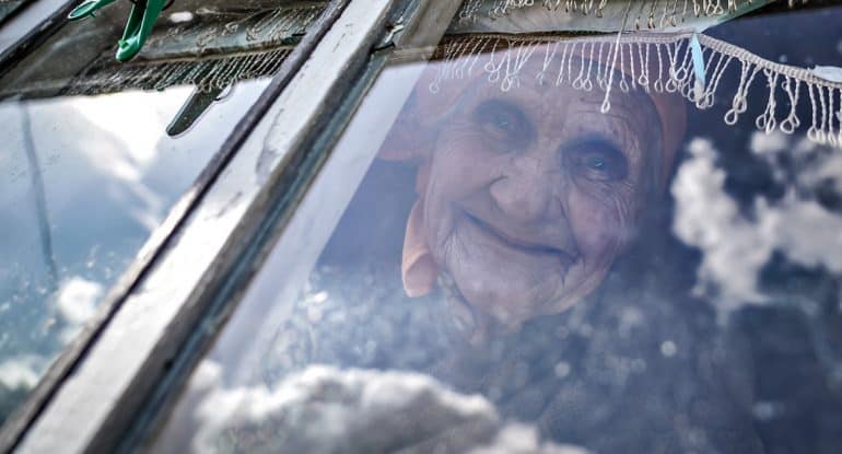 «Бабушка Алевтина — настоящий воин Света». 5 любящих фотографий Кристины Кормилицыной