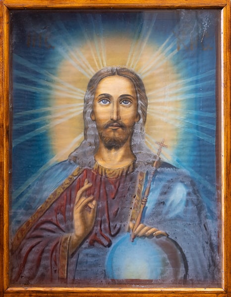 В Алма-Ате можно поклониться чудотворному лику Христа, отобразившемуся на стекле в годы гонений