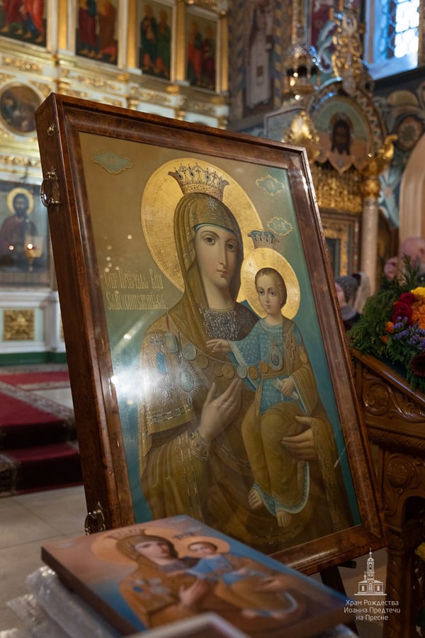 Освящена икона Богородицы для единственного православного храма Монголии