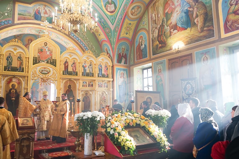 В Курской области освятили возрожденный храм XIX века