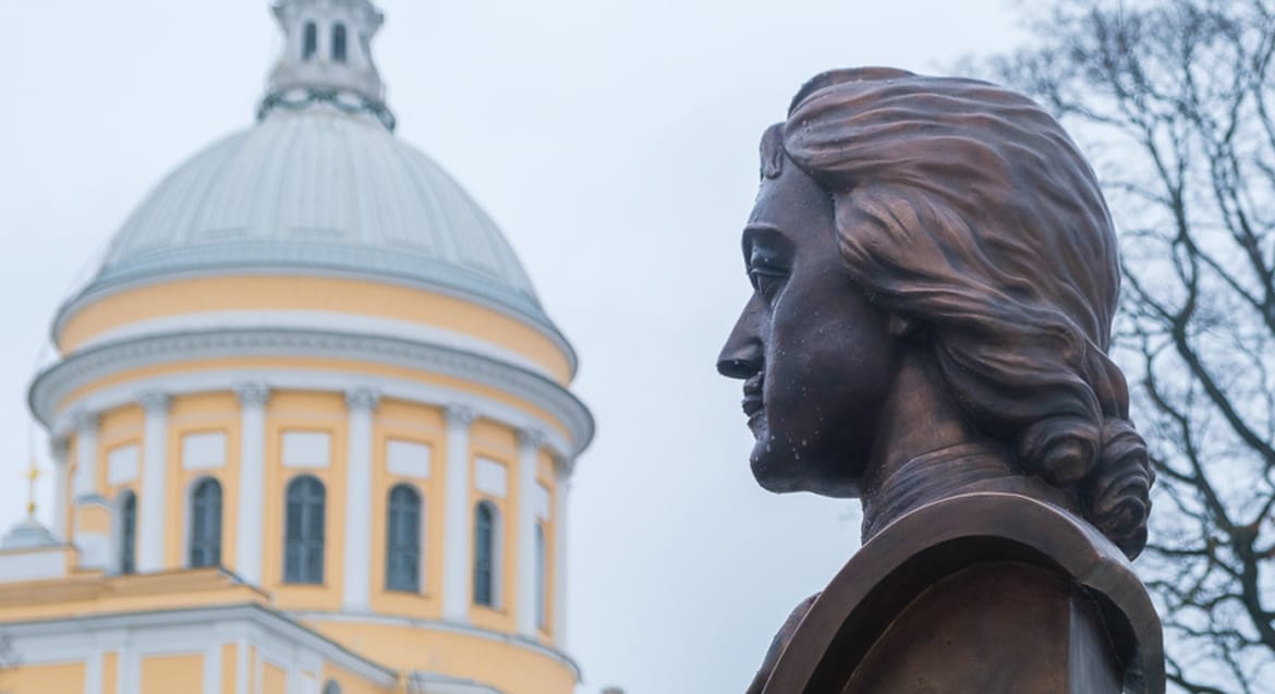 В Александро-Невской лавре открыли памятник ее основателю – Петру I