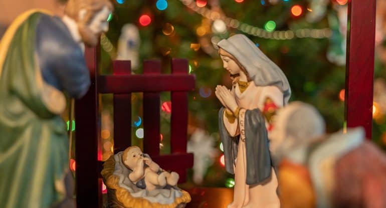Можно ли подарить на Рождество фигурку Девы Марии?