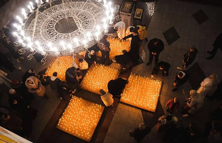 В столичном храме зажгли свыше 1 000 свечей и помолились у редкой иконы в память о нерожденных детях