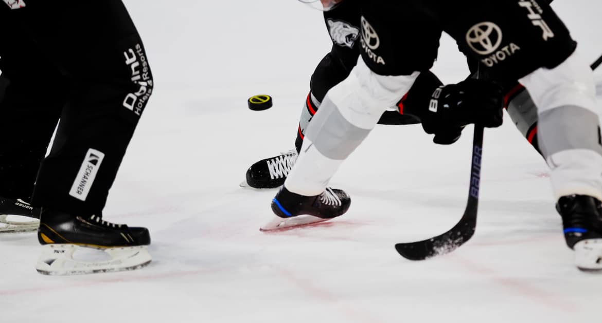 Российский хоккеист в НХЛ Иван Проворов остался верен православию, не надев свитер с поддержкой ЛГБТ