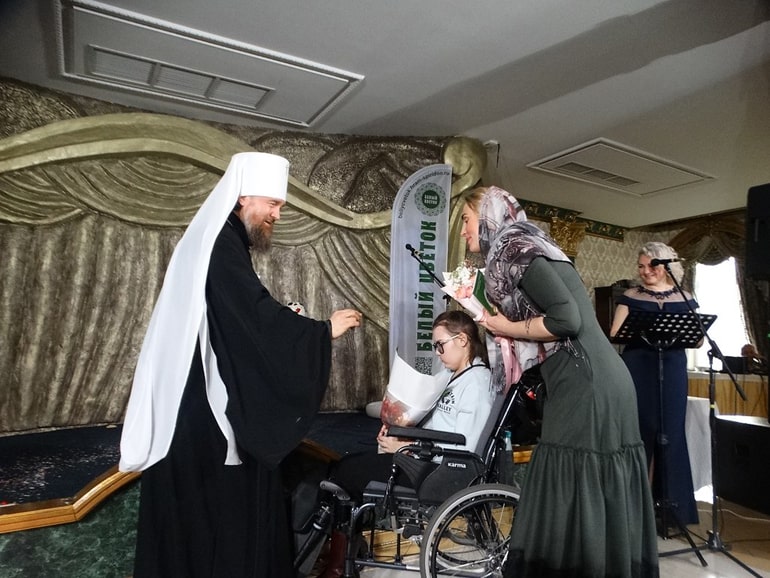 По итогам первой на Кубани акции «Белый цветок» Церковь передала особенным детям более 1 млн рублей