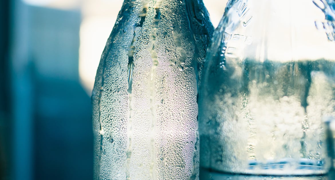 Выпить воды из бутыли — значит осквернить святыню?