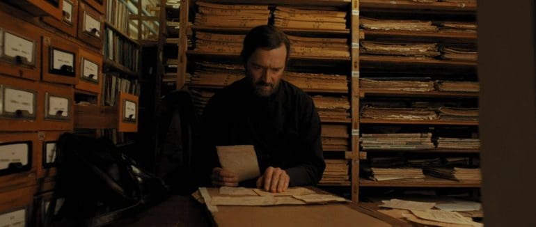 Новый фильм «Дорога к дому» с Бероевым в роли священника: почему его стоит посмотреть