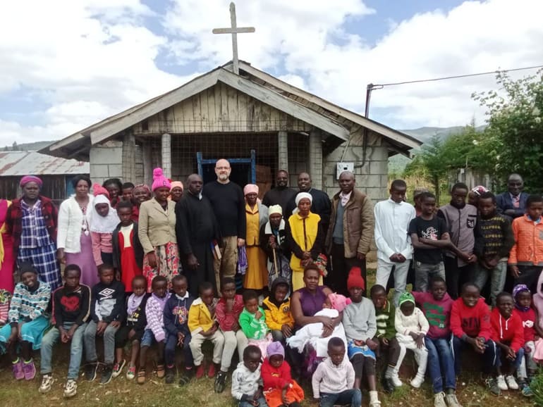 Прихожанам Русской Церкви в Кении читают лекции о Библии и основах веры