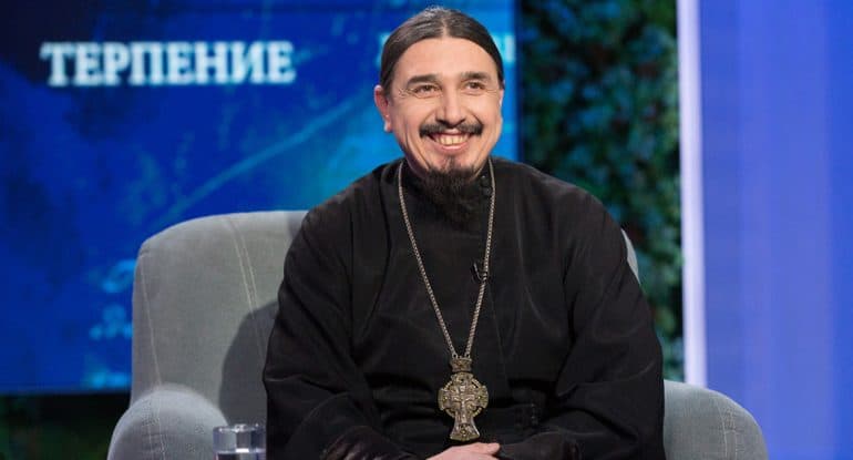 «Перед тем, как уехать в монастырь, я закрыл все квартальные отчеты. Я был свободен», — протоиерей Александр Овчаренко