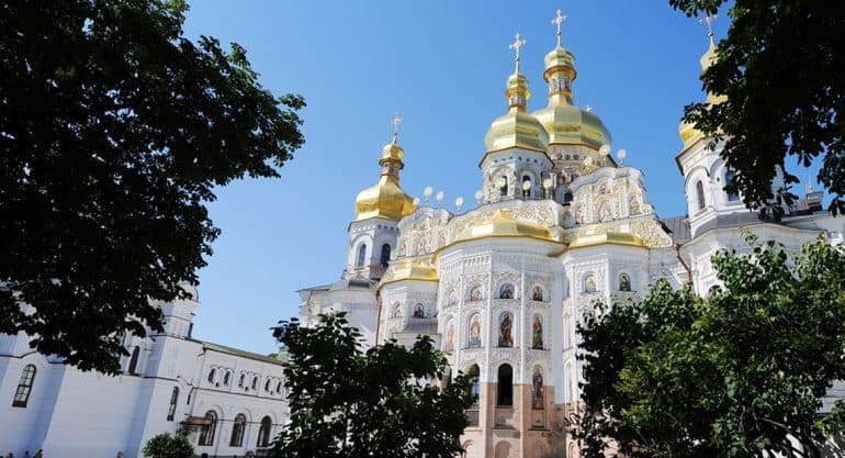 Патриарх Кирилл сделал заявление в связи с попытками изгнания верующих из Киево-Печерской лавры