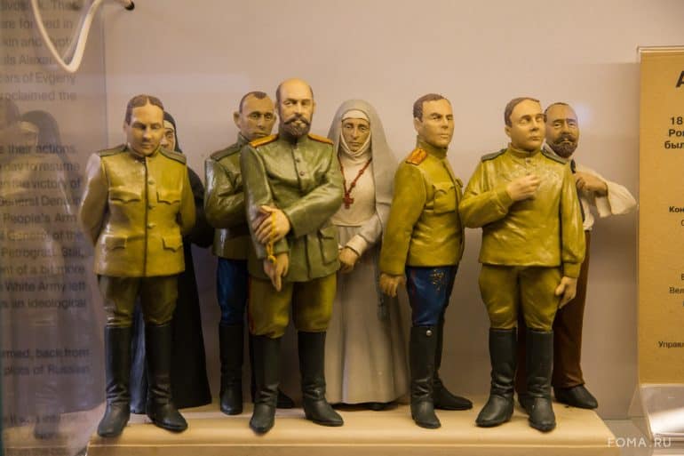 В Москве есть удивительный музей маленьких скульптур... из пластилина! Посмотрите, кого из известных людей там слепили