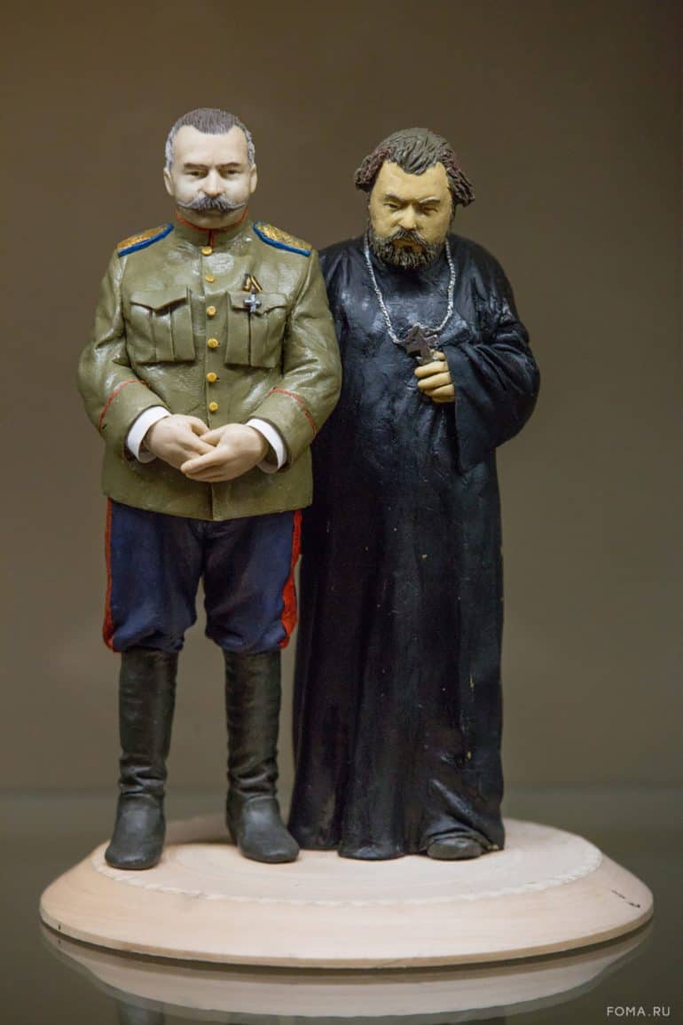 В Москве есть удивительный музей маленьких скульптур... из пластилина! Посмотрите, кого из известных людей там слепили