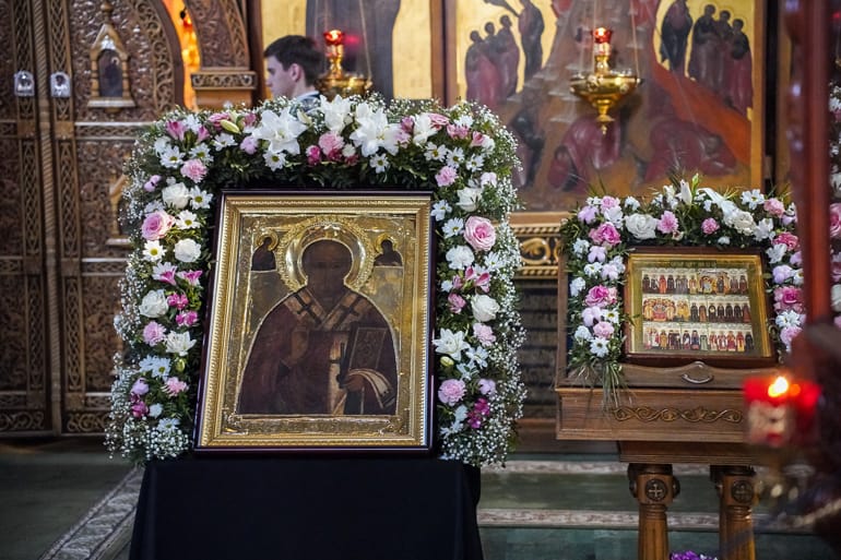 В нижегородский монастырь вернули икону Николая Чудотворца, спасенную верующей в годы гонений