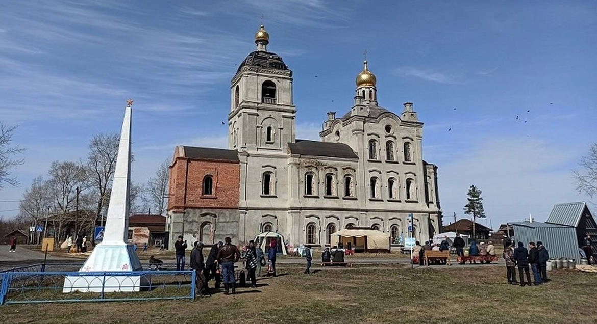 Жители зауральского села передают местному храму иконы, спасенные в советское время