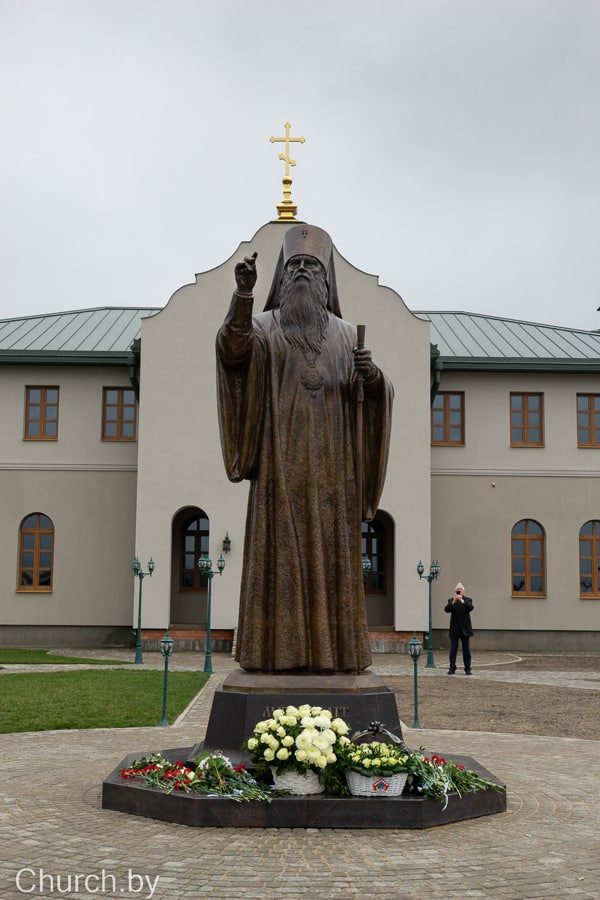 В Слуцке установили памятник митрополиту Филарету (Вахромееву)