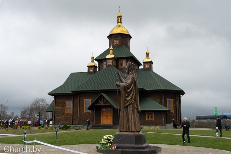 В Слуцке установили памятник митрополиту Филарету (Вахромееву)