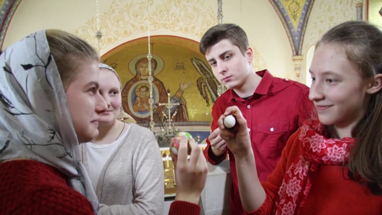 Подростковый клуб Данилова монастыря приглашает школьников изучить традиции Пасхи и обсудить кино с христианских позиций