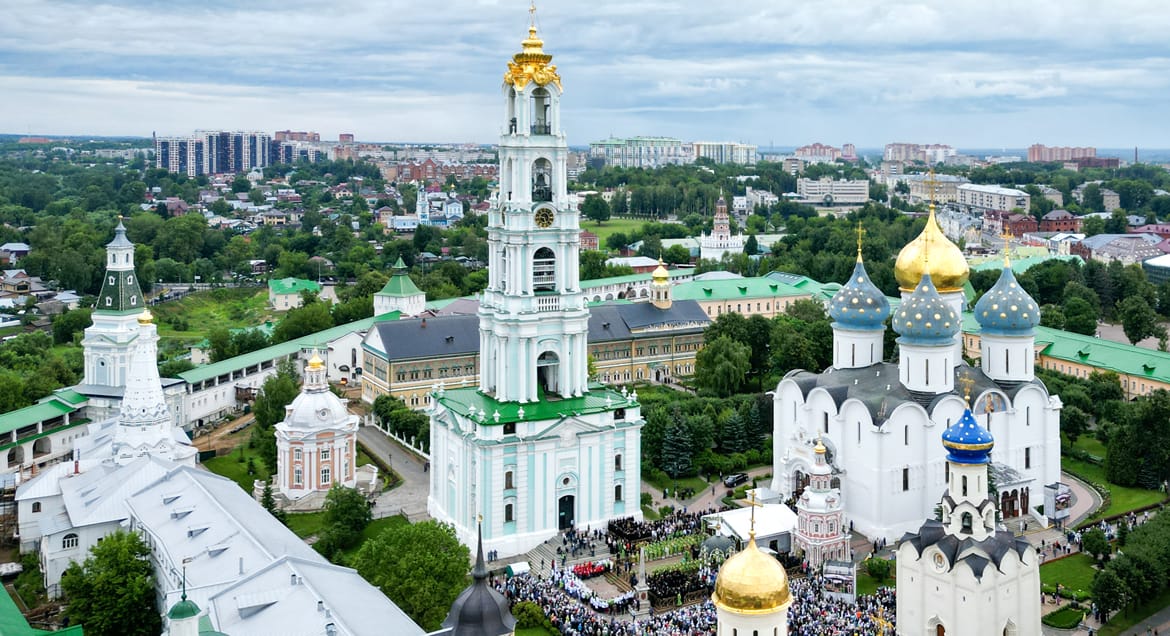 Школьники и студенты приглашаются в поездку в Троице-Сергиеву лавру с возможностью снять ролик об этой обители