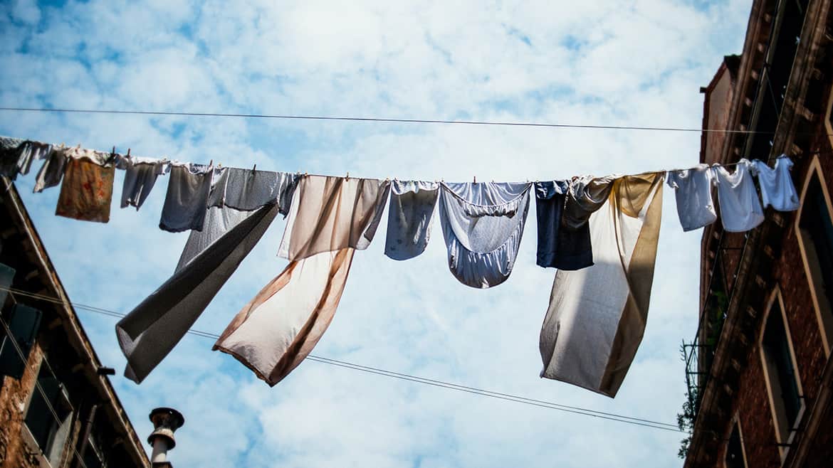На Пасху нельзя стирать одежду в стиральной машине?