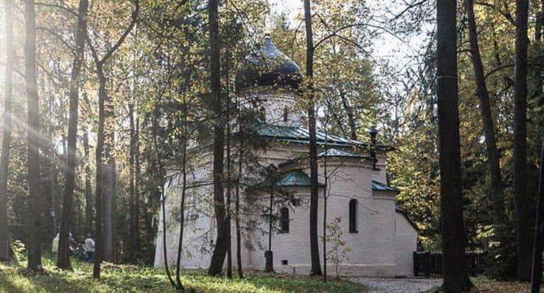 Этот храм «придумали» великие русские художники. Его история началась с... катаклизма на Пасху