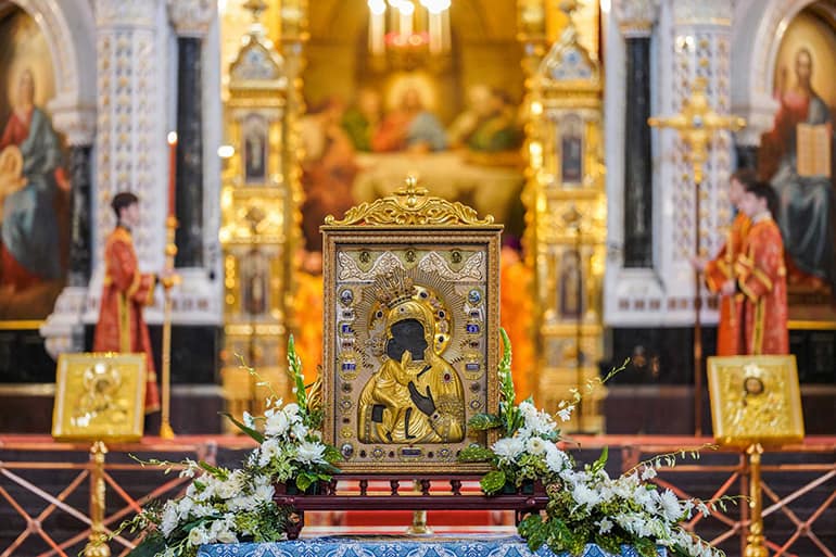 Патриарх Кирилл возглавил встречу Феодоровской иконы Божией Матери в храме Христа Спасителя