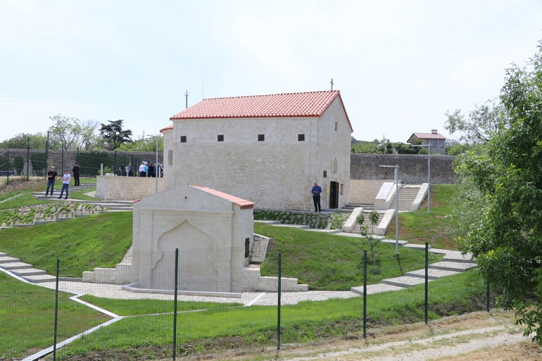 В Феодосии при поддержке фонда Алины Кабаевой отреставрировали храм XIV века