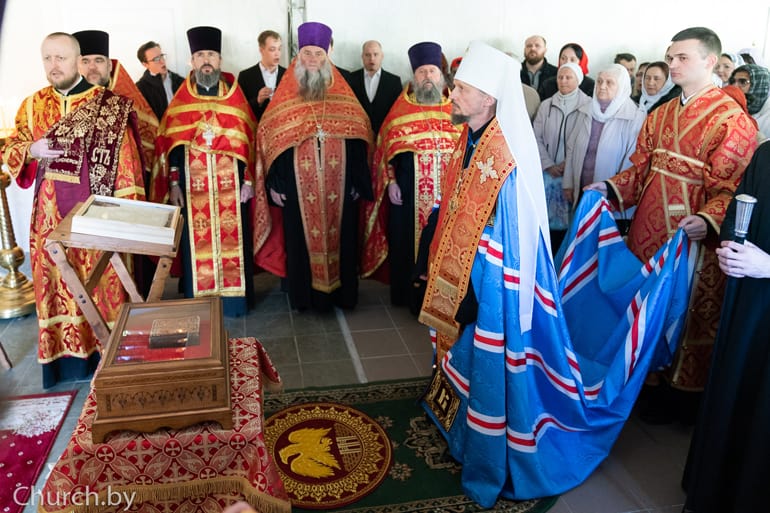 В храмах и онкодиспансерах Беларуси в течение мая можно поклониться кресту и молитвослову преподобного Паисия Святогорца