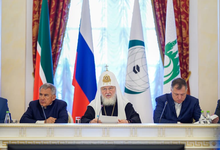 Православные и мусульмане едины в том, что решительно отвергают попытки утвердить грех как норму, – патриарх Кирилл