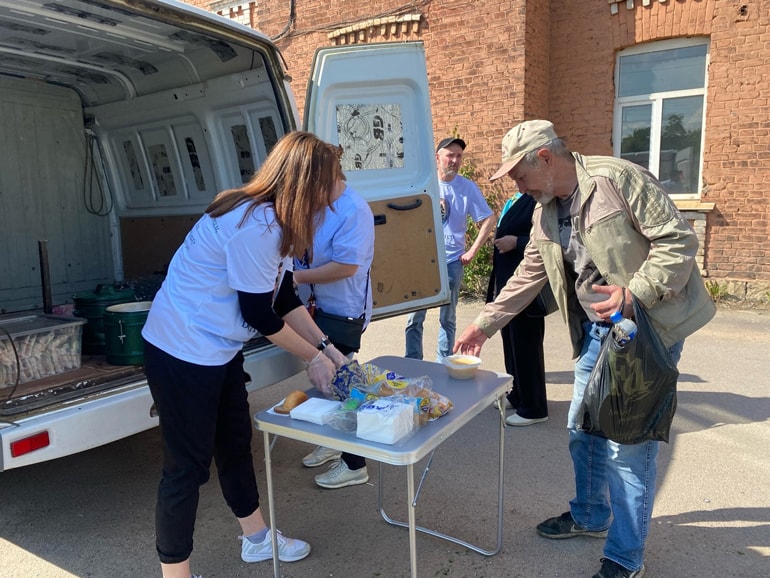В Петербурге открыли еще один церковный пункт раздачи обедов нуждающимся