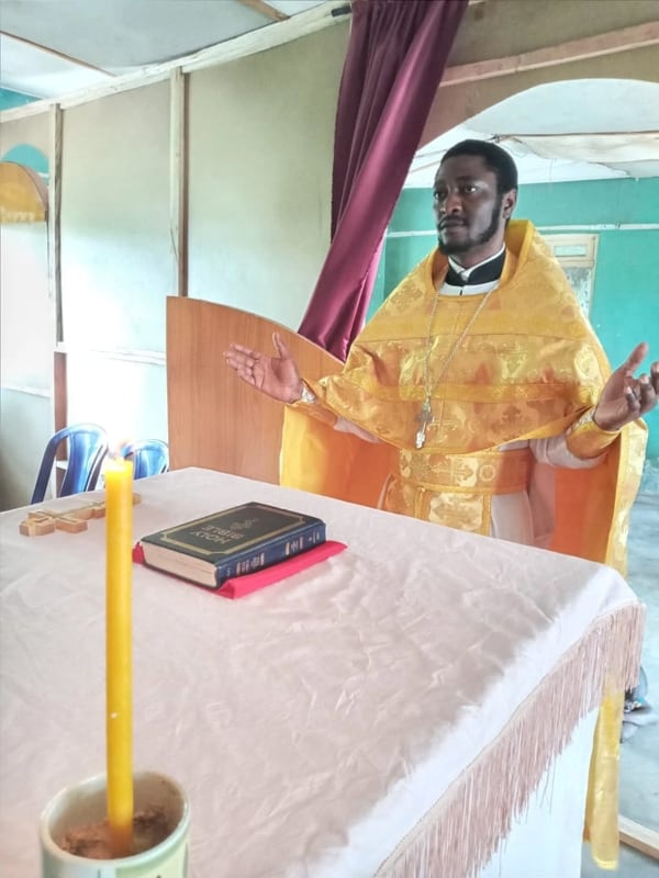 В нигерийском городе Эмеворе впервые совершили православную Литургию