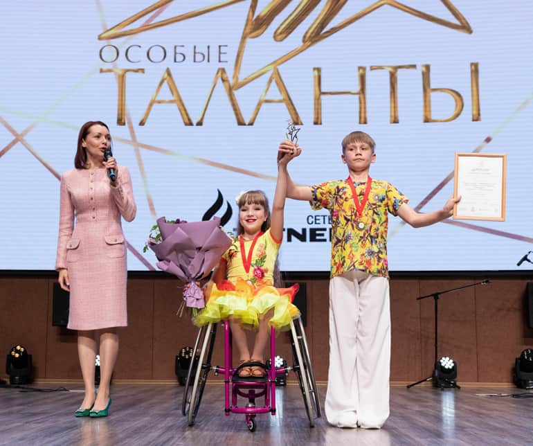 «Газпром-Медиа Холдинг» помог провести финал уникального конкурса искусств для людей с ограниченными возможностями