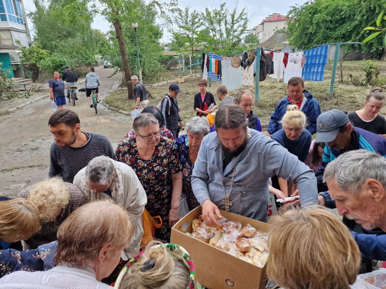Церковь открыла срочный сбор для пострадавших от разрушения Каховской ГЭС