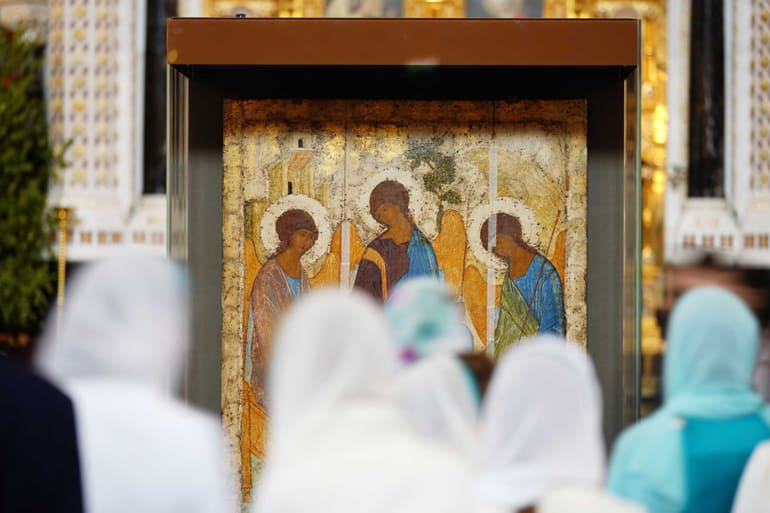 Икона Андрея Рублева «Троица» принесена в храм Христа Спасителя