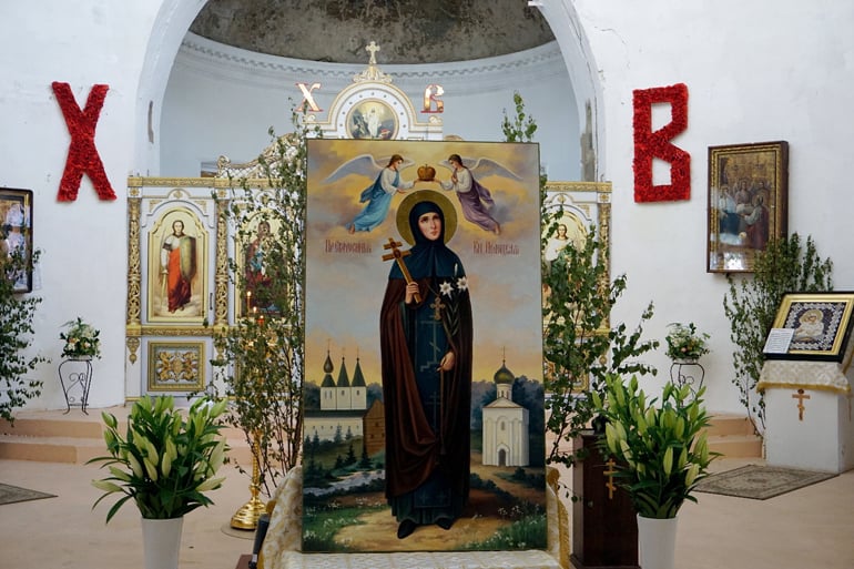 В храме святой Ирины в Москве можно поклониться иконе и мощам преподобной Евфросинии Полоцкой из Беларуси