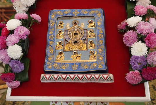 Церковь чтит Курскую-Коренную икону Божией Матери «Знамение»