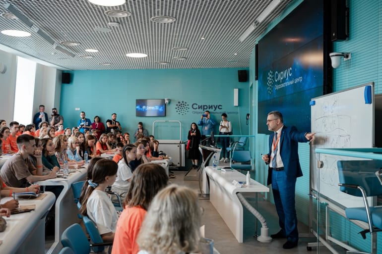 Владимир Легойда представил в образовательном центре «Сириус» программу «Культура и общество»