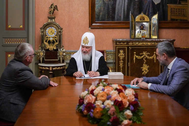 Патриарх Кирилл встретился с писателем Яном Таксюром, поблагодарив его за защиту православия