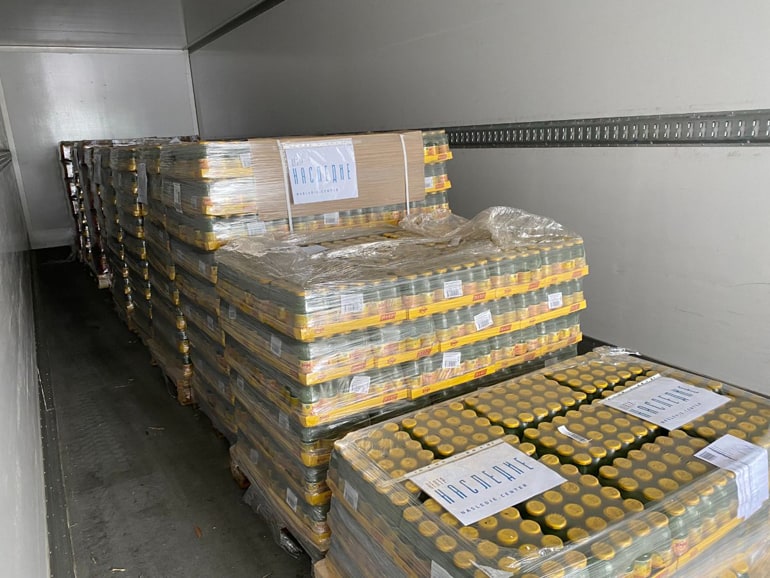 Центр «Наследие» отправил на Донбасс партию гуманитарной помощи в виде более 7,5 тонн напитков